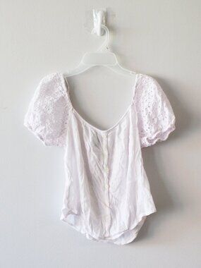 ❤️ U2B White Eyelet Puff Sleeve Top Medium Cottagecore Button Front Blouse
